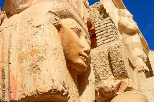 Quadro em tela Carved Hathor column at Mortuary Temple of Hatshepsut, or Djeser-Djeseru, near V