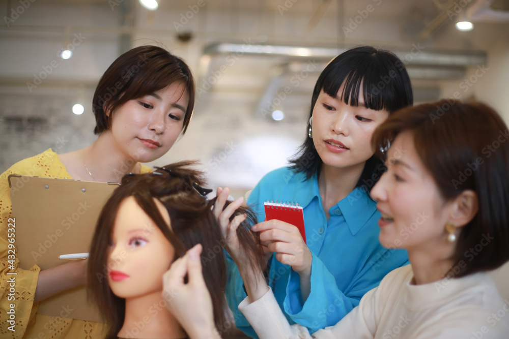 美容師の講習イメージ 美容師の講習イメージ