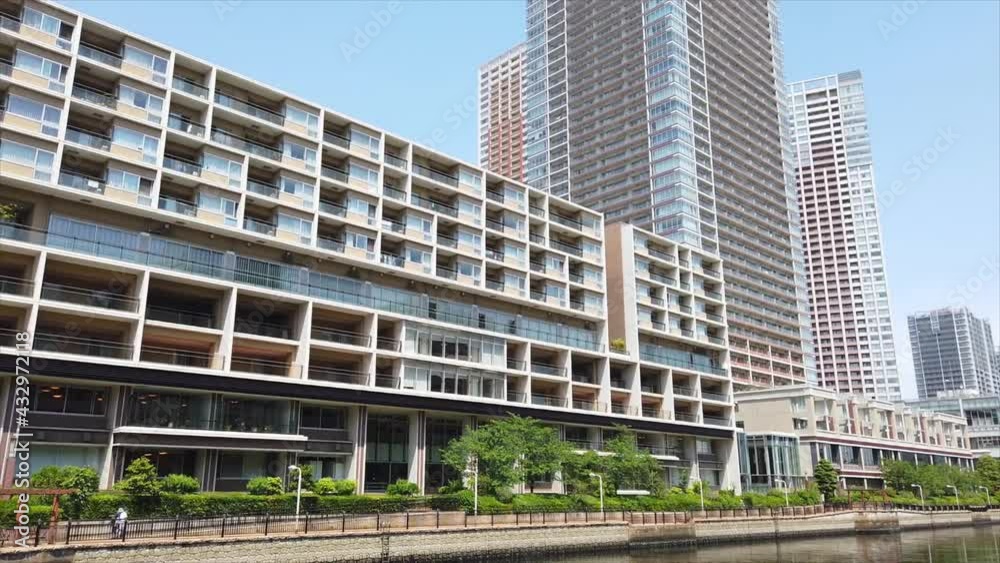 ウォーターフロントに建ち並ぶ高層住宅 ウォーターフロントに建ち並ぶ高層住宅