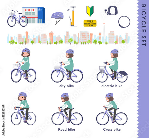 色々な自転車に乗るチュニック中年女性のセット