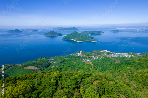 新緑が美しい初夏の紫雲出山からの瀬戸内海 photo