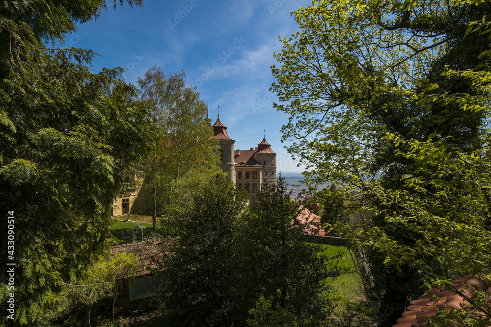 Jezeří State Castle and surroundings