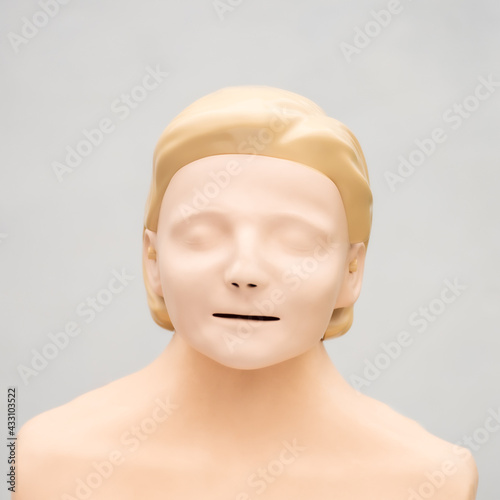 Simple headshot of resuscitation dummy