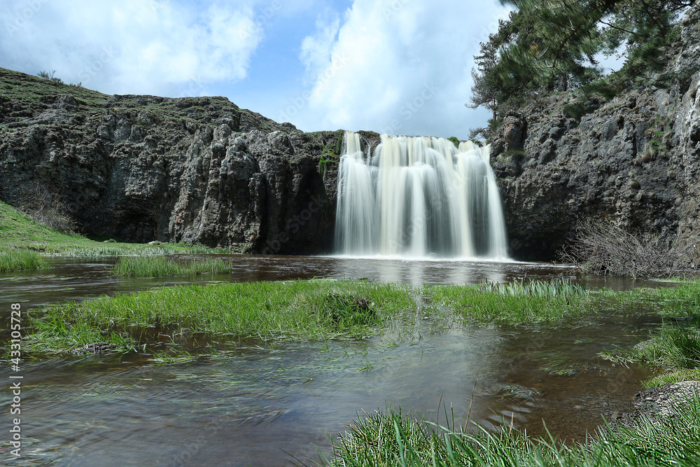 Fototapeta premium Cascade de Veyrines Cantal