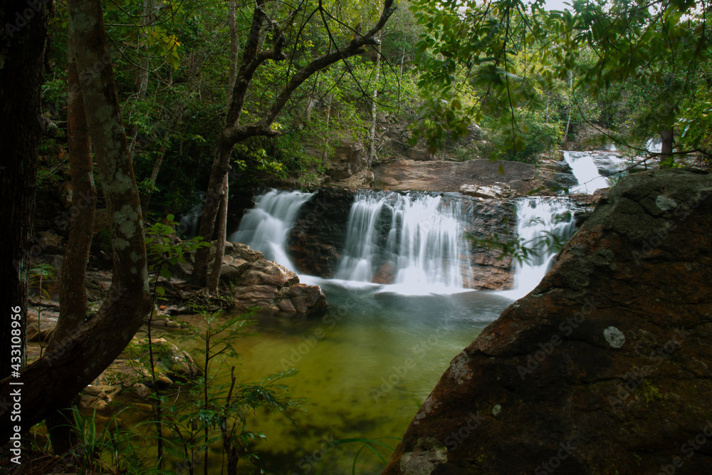 cachoeira na floresta cachoeira na floresta