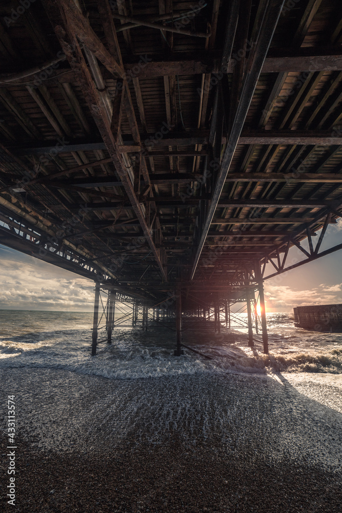 Obraz premium bridge at sunset