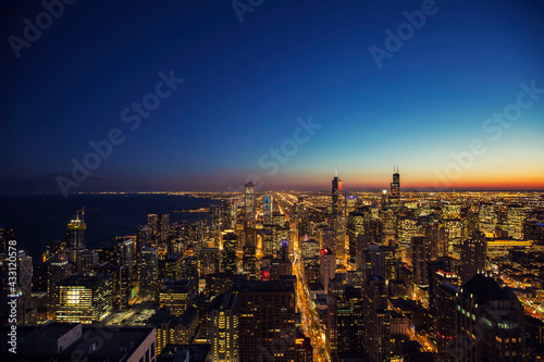 Panorama Amerika USA New York NYC NY urbane Großstadt mit Wolkenkratzern bei Sonnenuntergang Sonnenaufgang Chicago