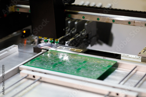 automatic pick and place machine for PCB assembly