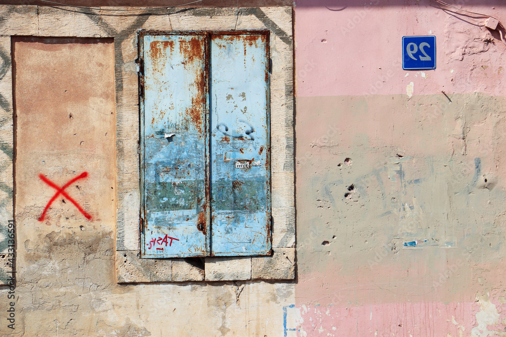 Naklejka premium broken rookery slum slums township buildings