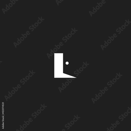 L door logo