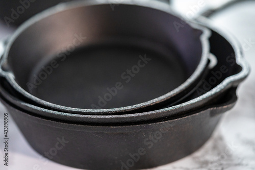 Cast iron frying pan