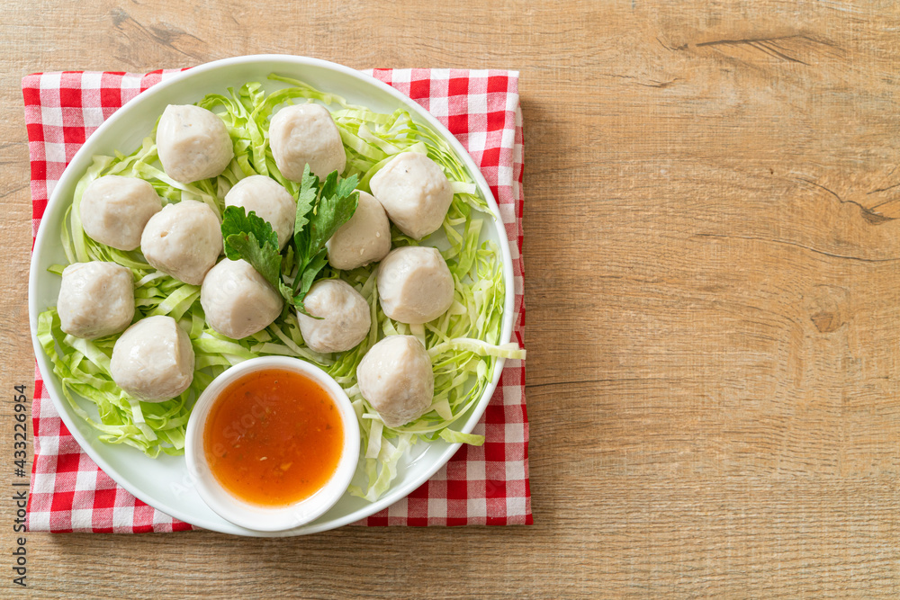 Boiled Fish Balls with Spicy Sauce Boiled Fish Balls with Spicy Sauce