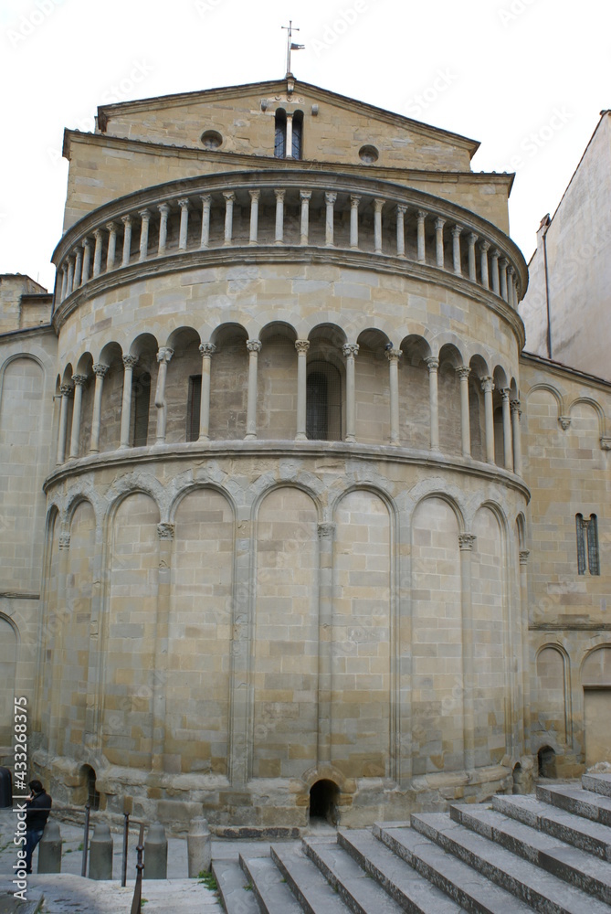Arezzo, Tuscany (Italy): Church of Santa Maria della Pieve, detail of the apse in Piazza Grande