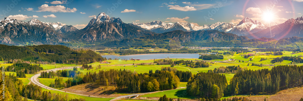 Panorama Landschaft in Bayern im Frühling