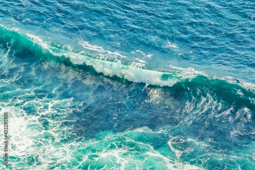 Fototapeta Naklejka Na Ścianę i Meble -  Turquoise wave in the Indian ocean