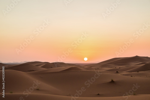 Amanecer en el desierto de Merzouga  Marruecos