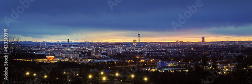 Panorama von München nach Sonnenuntergang