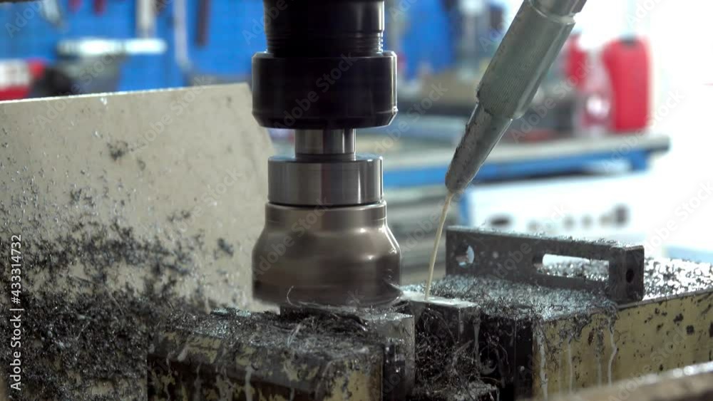 CNC Milling on sample work pieces. Cooling workpieces with water or atomization liquid through or spray nozzle. Oil circulating cooler for spindle. Automated CNC turning milling machine. CNC Milling on sample work pieces. Cooling workpieces with water or atomization liquid through or spray nozzle. Oil circulating cooler for spindle. Automated CNC turning milling machine.