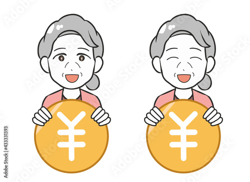 お金を持つ　高齢女性