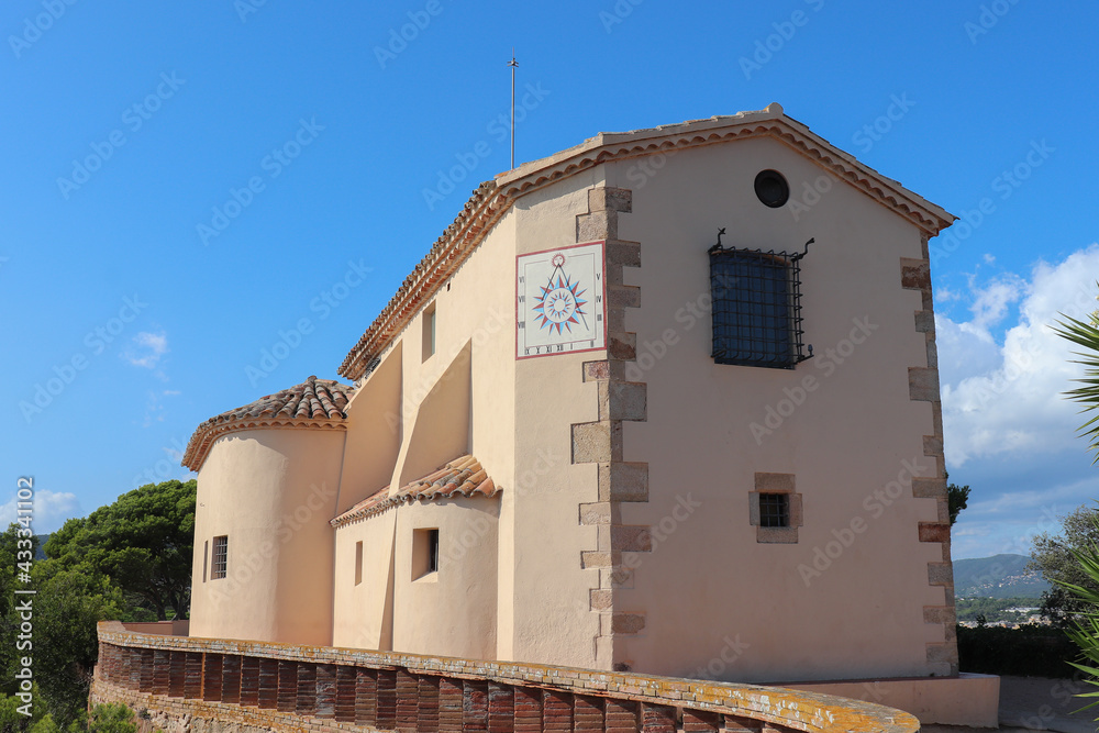 Espagne - Catalogne - Costa Brava - Sant Feliu de Guixols - Façade arrière de l' Ermita Sant Elm Espagne - Catalogne - Costa Brava - Sant Feliu de Guixols - Façade arrière de l' Ermita Sant Elm