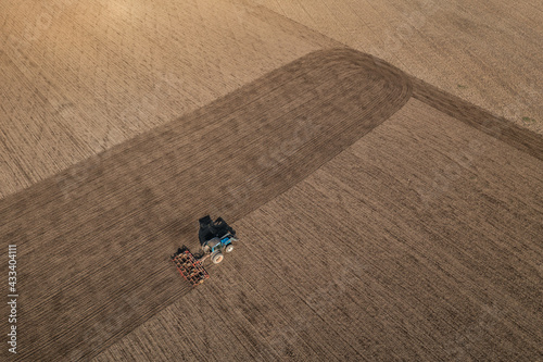 Fotografie Acricultural tillage or land preparation before sowing