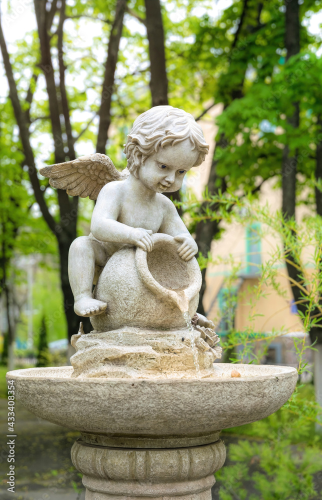 Cupid marble garden sculpture and decorative fountain