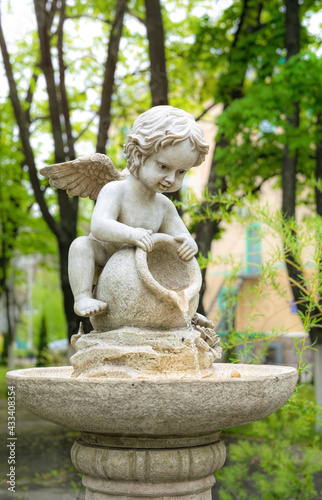 Cupid marble garden sculpture and decorative fountain