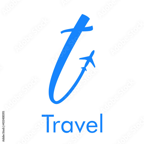 Logotipo Travel con letra t dibujada a mano con silueta de avión en color azul