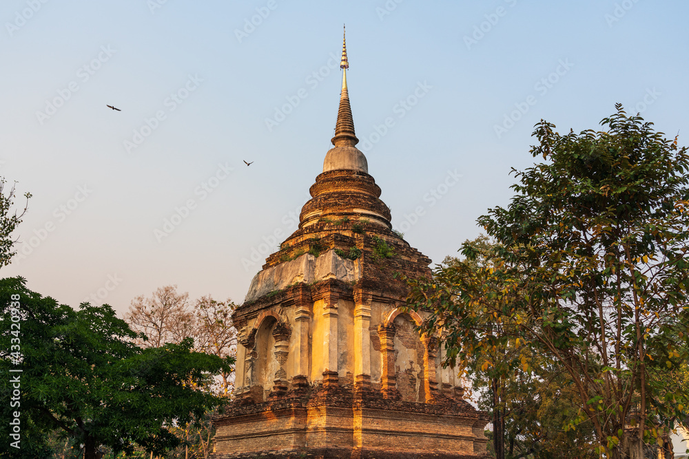 Fototapeta premium Pagoda at Wat Jet Yod, Phra Aram Luang, Chiang Mai Province, Thailand., which is a pagoda containing the royal bones of King Tilokarat, A.D. 1455