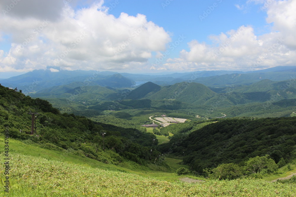Fototapeta premium 福島県の箕輪山から鬼面山への登山