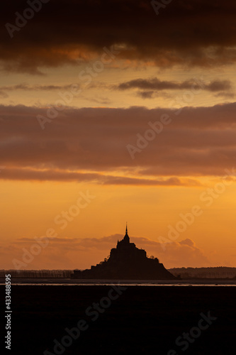 coucher de soleil sur le mont Saint-Michel