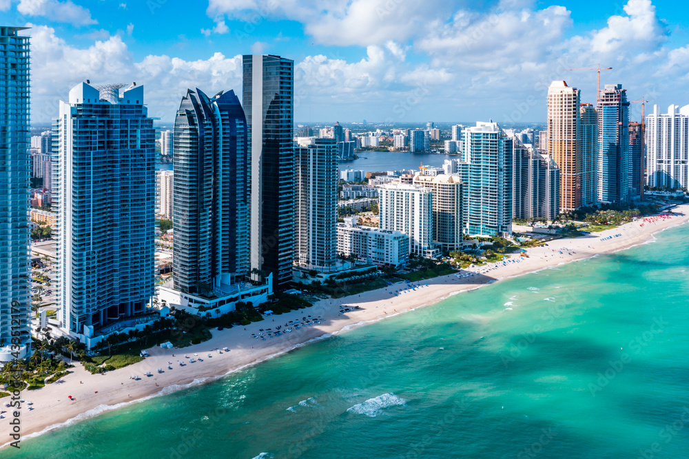 Naklejka premium Sunny Isles Beach