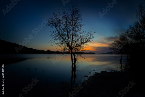 Amanecer en el Embalse de Santillana de Manzanares el Real. photo