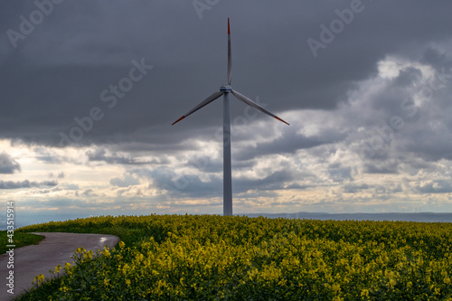 Windkraft bei Stötten © Tilman Ehrcke