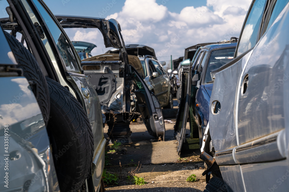 Cars dismembered parts to scrapyards Cars dismembered parts to scrapyards