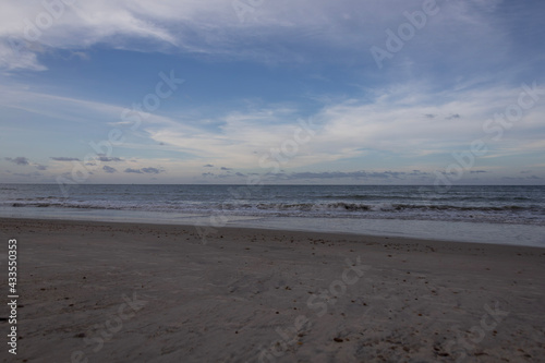 Fototapeta Naklejka Na Ścianę i Meble -  beach at sunset