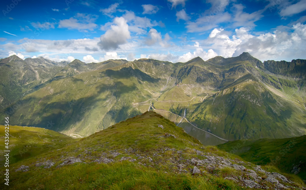 Fototapeta premium Transfagarasan road in Fagaras mountains (Transilvania Romania)