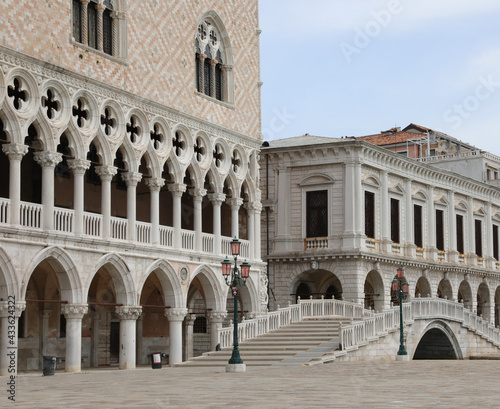 PONTE DELLA PAGLIA which means straw bridge and the historic Doge's Palace in Venice in Italy without people during the lockdown © ChiccoDodiFC