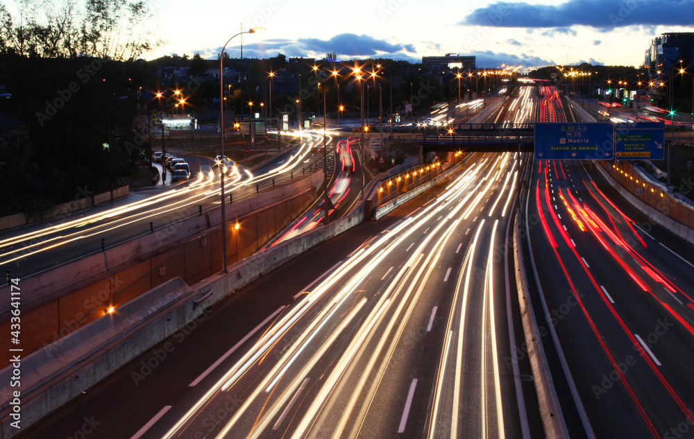 Fototapeta premium Autopistas ciudad de noche