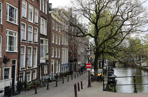 The characteristic buildings of the city of Amsterdam © Stefano