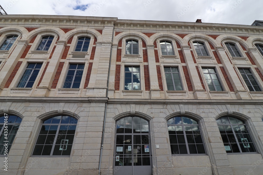 L'ESADSE, école supérieure d'art et design, à la cité du design, vue de l'extérieur, ville de Saint Etienne, département de la Loire, France