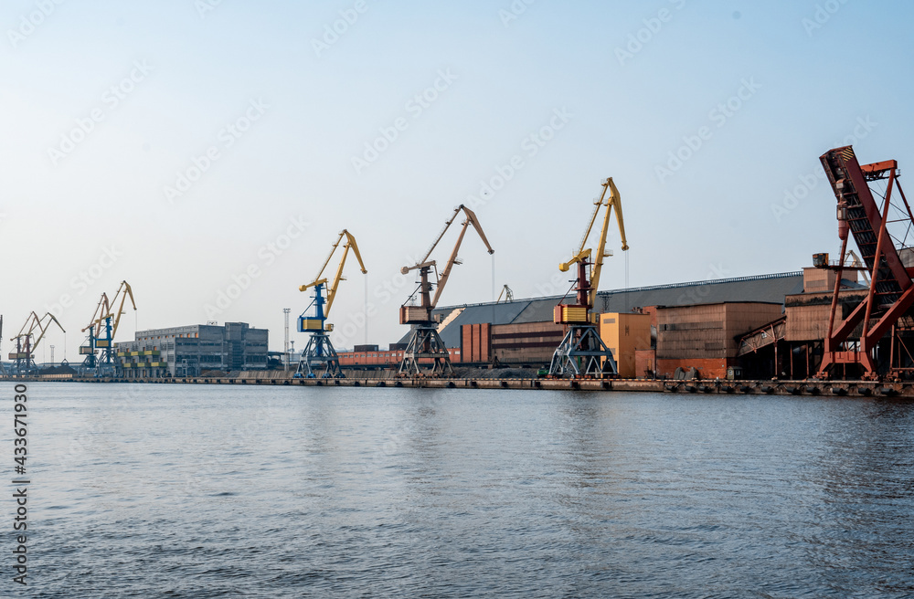 Construction harbor cranes for loading ships in the Baltic port (806)
