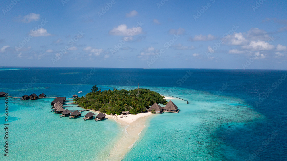 Malediven insel Gangehi mit blick auf die Sandbank Malediven insel Gangehi mit blick auf die Sandbank
