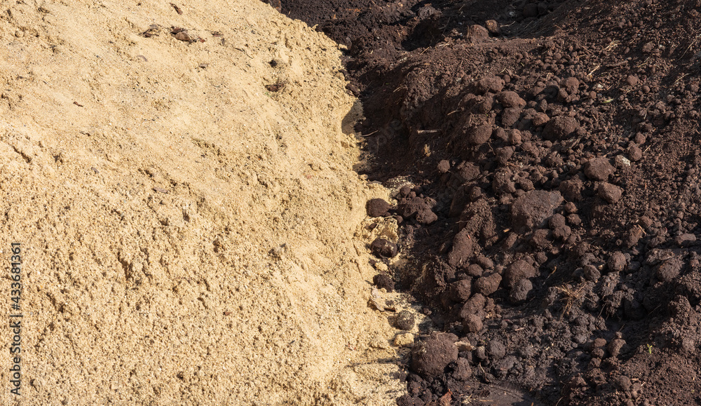 Light yellow river sand and dark brown forest land. Light yellow river sand and dark brown forest land.