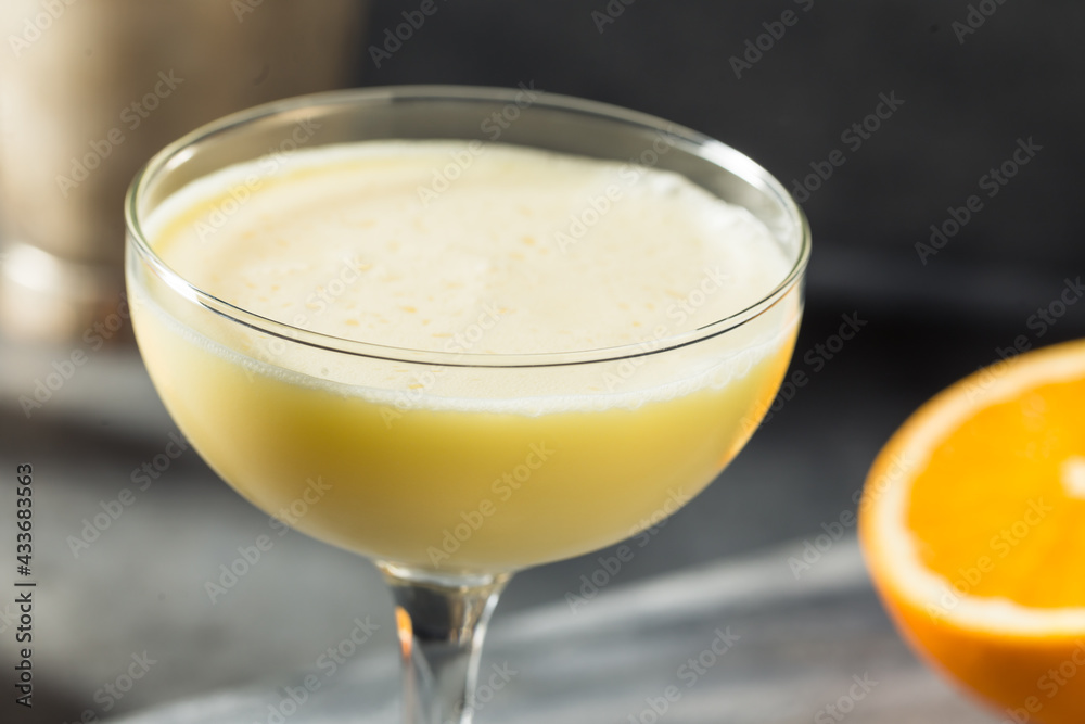 Refreshing Boozy Golden Dream Cocktail Refreshing Boozy Golden Dream Cocktail