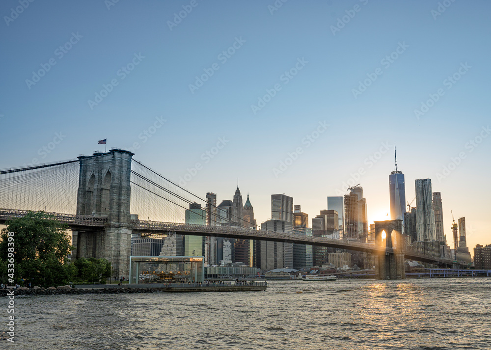 Fototapeta premium Sonnenuntergang in New York City 