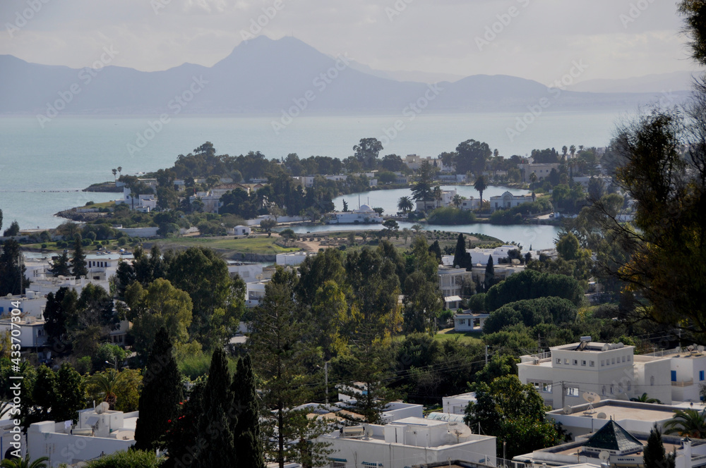 Blick auf Tunis von der Villa Didon. View over the gulf of tunis from the luxury hotel Villa Didon