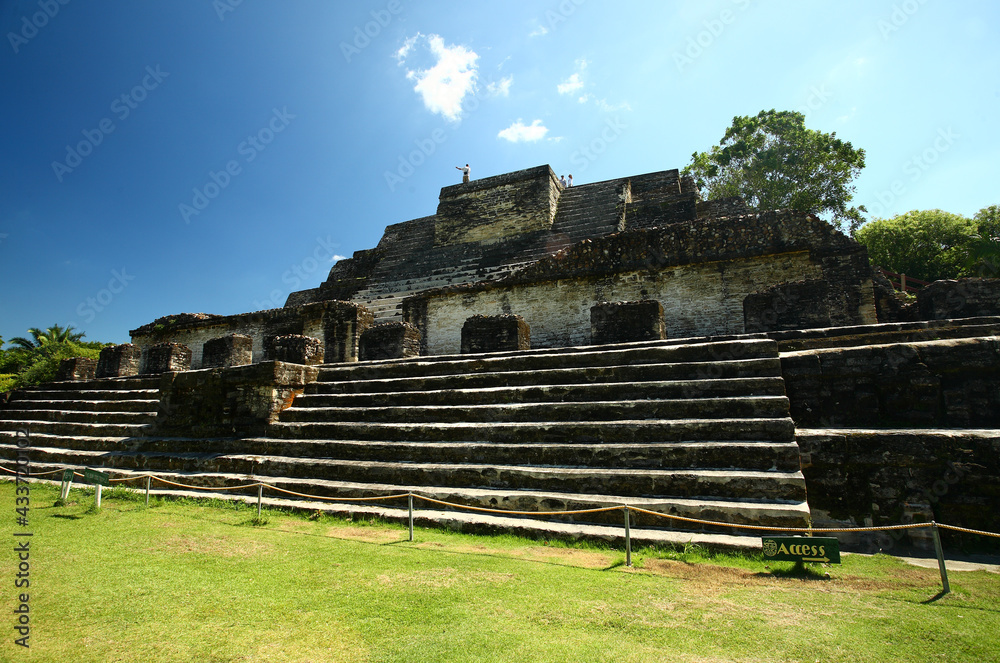 Fototapeta premium Mayan ruins at Belize