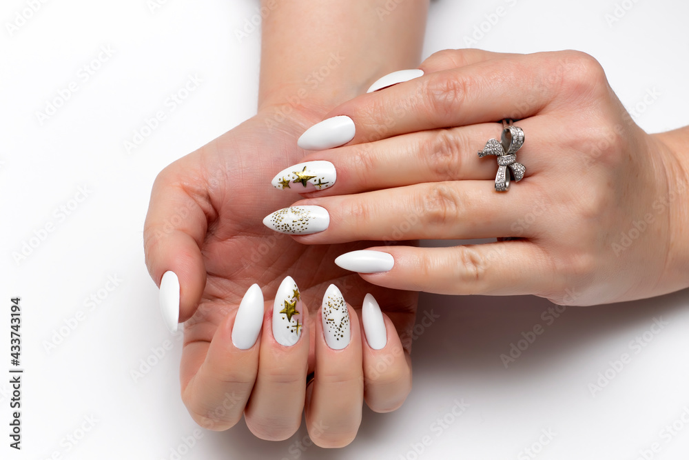 Nail art how-to: gold and white ombre nails