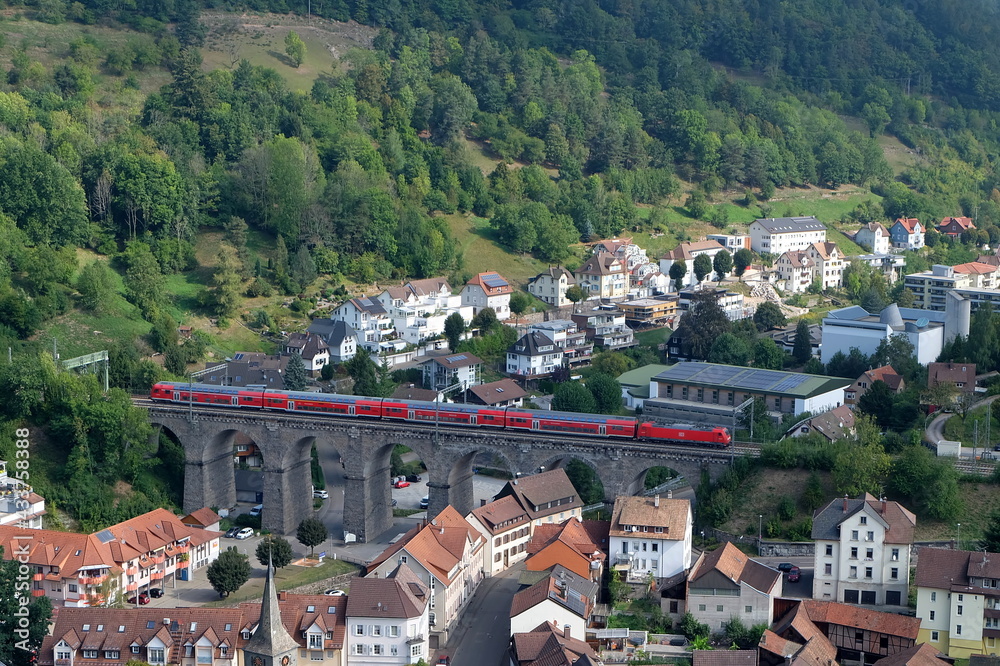 Viadukt der Schwarzwaldbahn in Hornberg